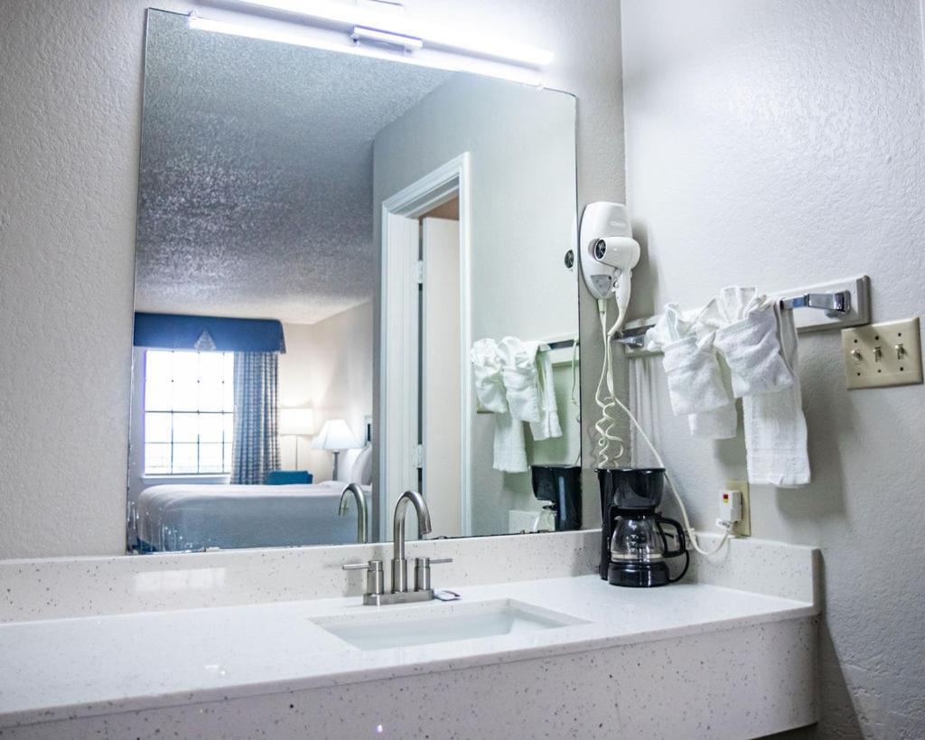 Salt Creek Lodge Graham Bagian luar foto