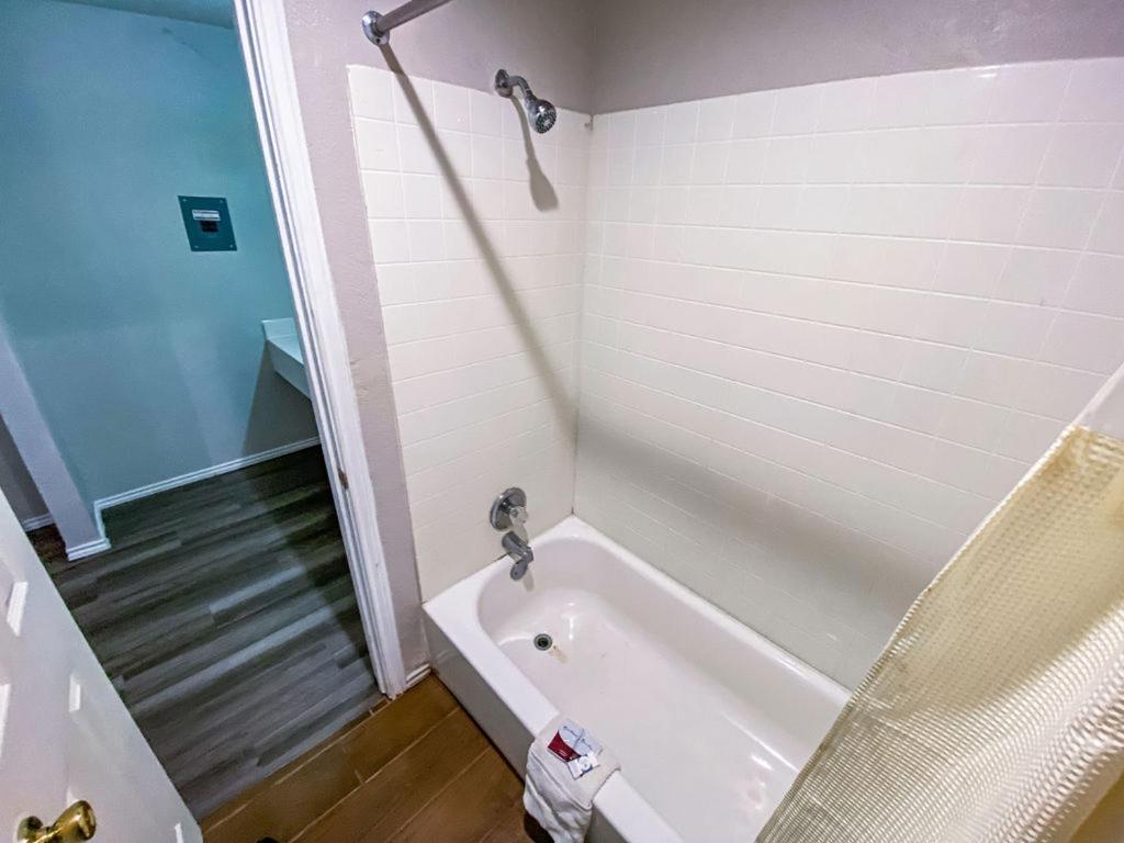 Salt Creek Lodge Graham Bagian luar foto