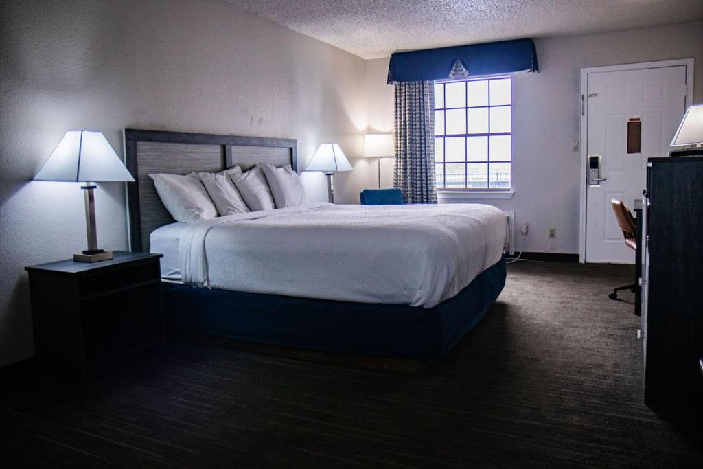 Salt Creek Lodge Graham Bagian luar foto